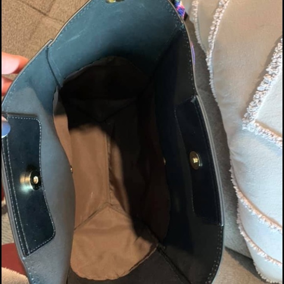 Brand new leather tote style back, it’s absolutely gorgeous. - Picture 5 of 5